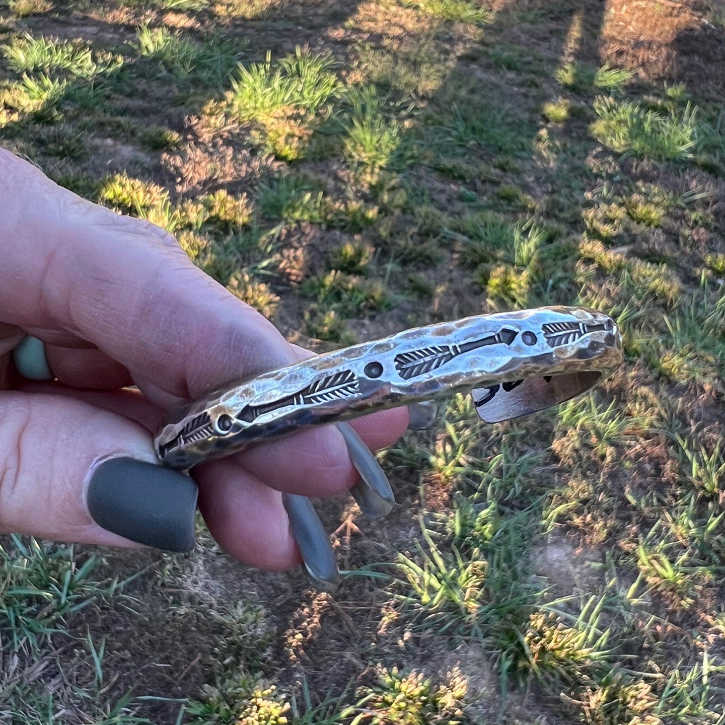 Alvin ''Al" Monte Hammered Arrows Stacker Cuff